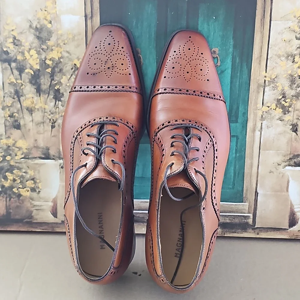 Magnanni Brogue Derby Medallion Toe Oxford Cognac Mens Dress Shoes 10.5 M 13975